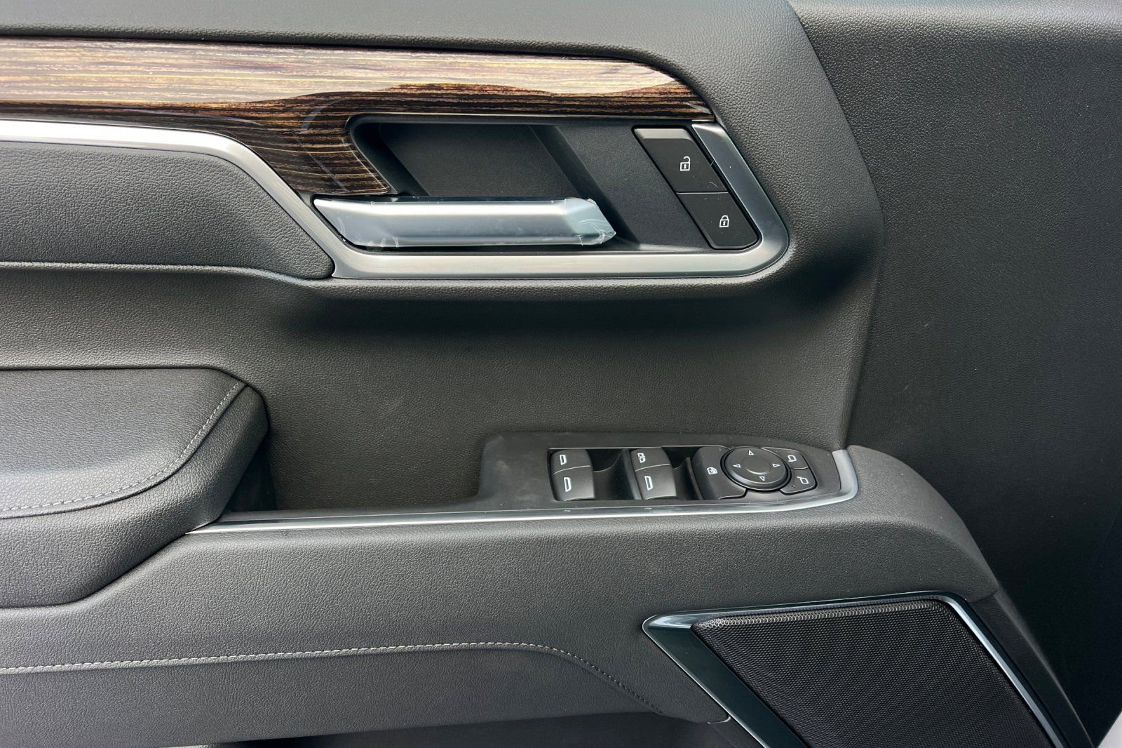 New 2026 GMC Sierra 1500 Elevation image 9