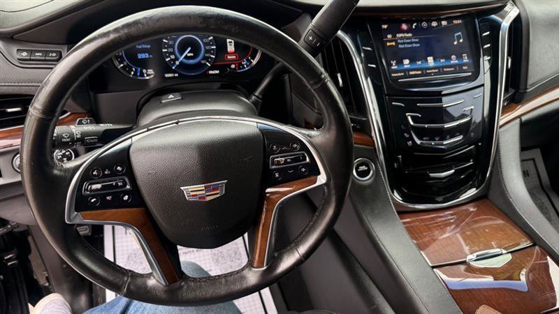 Used 2016 Cadillac Escalade ESV Luxury AWD/4WD image 40