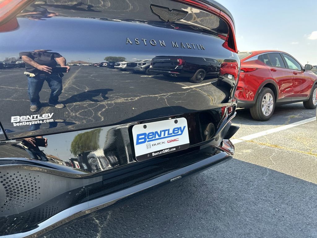 Used 2021 Aston Martin DBX image 14