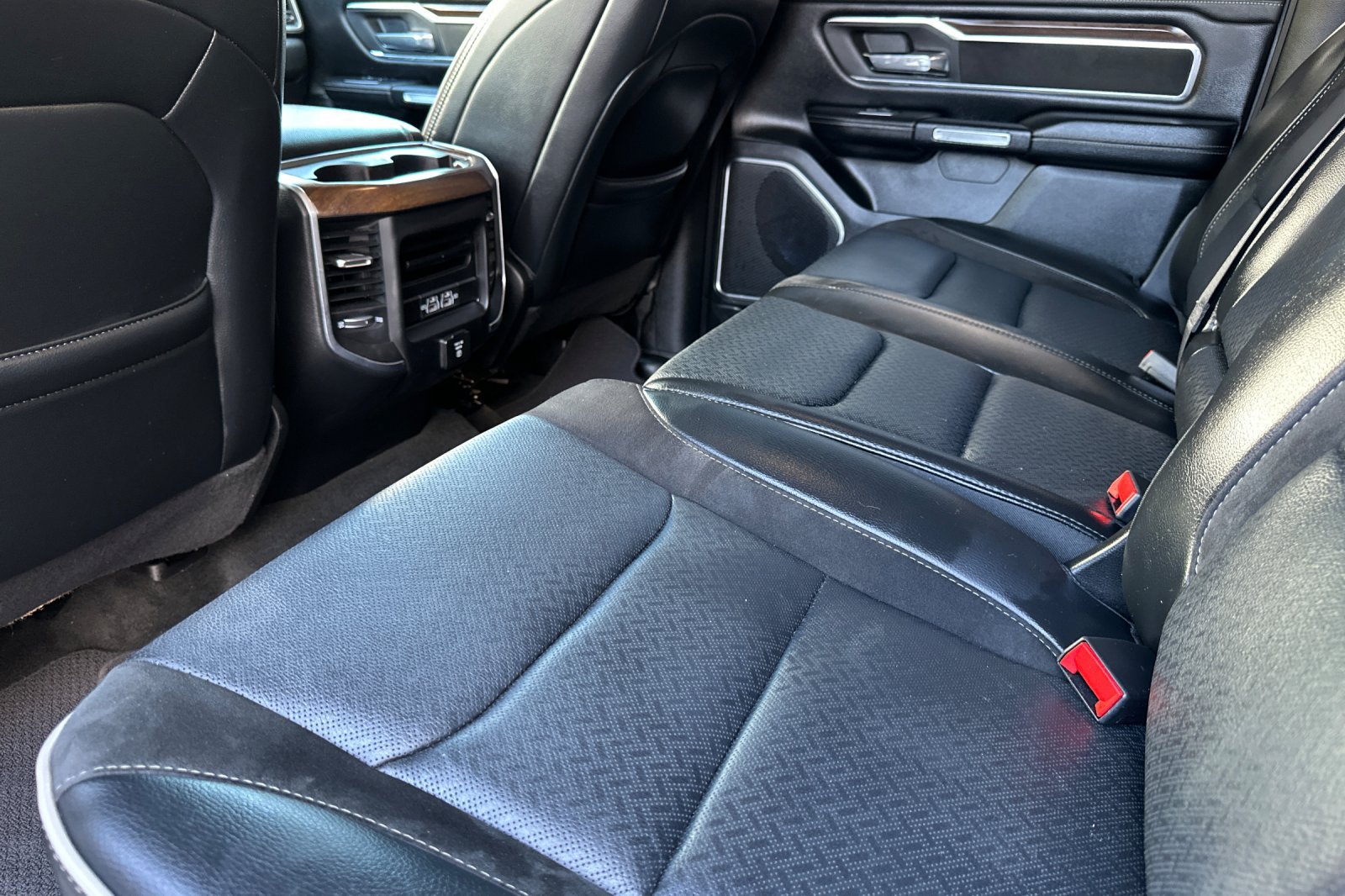 Used 2021 RAM 1500 Laramie AWD/4WD image 14