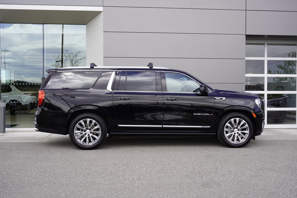 Used 2023 GMC Yukon XL Denali w/ Denali Reserve Package AWD/4WD image 7