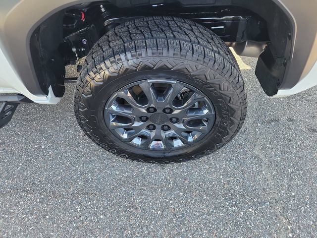 Used 2025 Toyota 4Runner SR5 AWD/4WD image 6