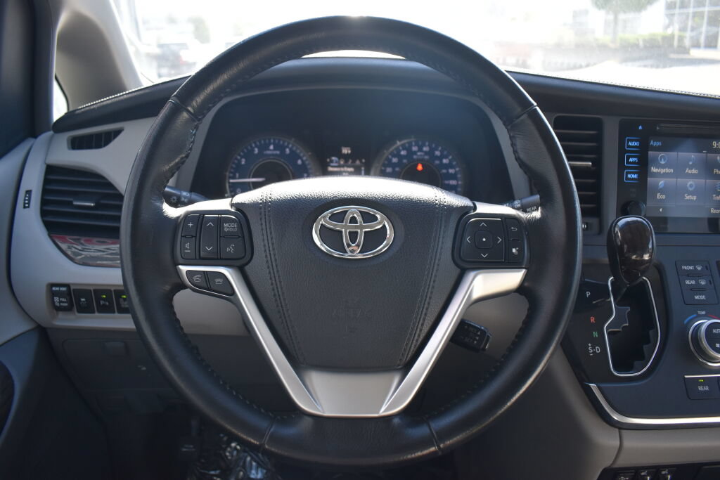 Certified 2016 Toyota Sienna XLE w/ XLE Navigation Package FWD image 9
