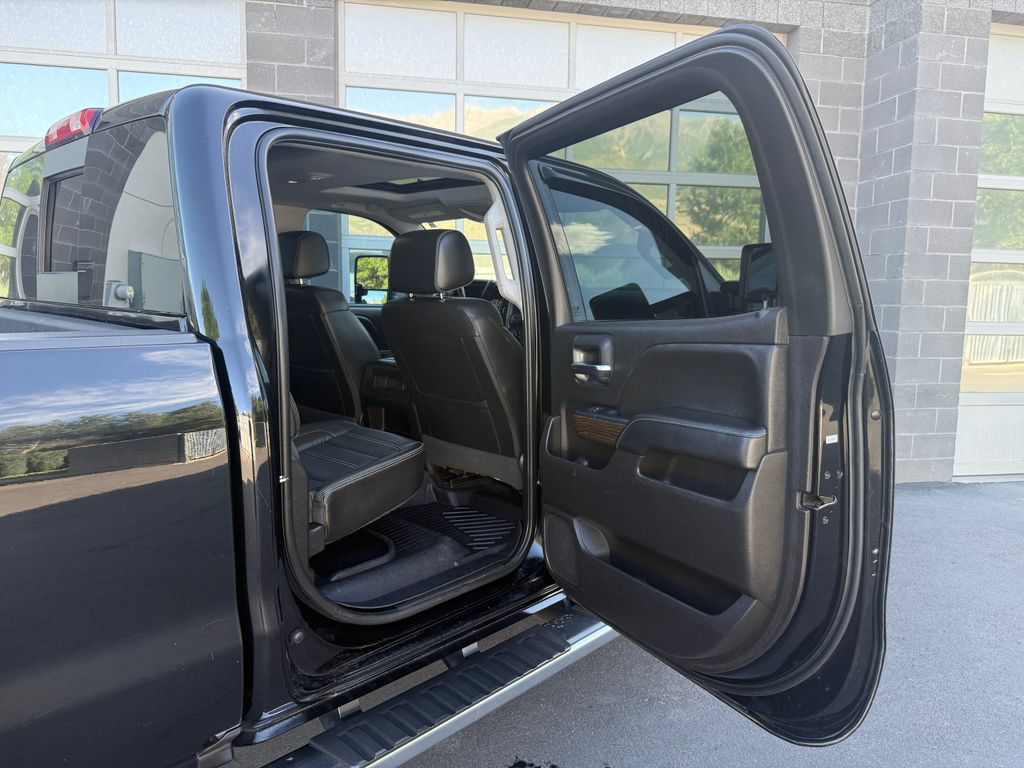 Used 2018 GMC Sierra 3500 Denali w/ Suspension Package, Off-Road AWD/4WD image 38