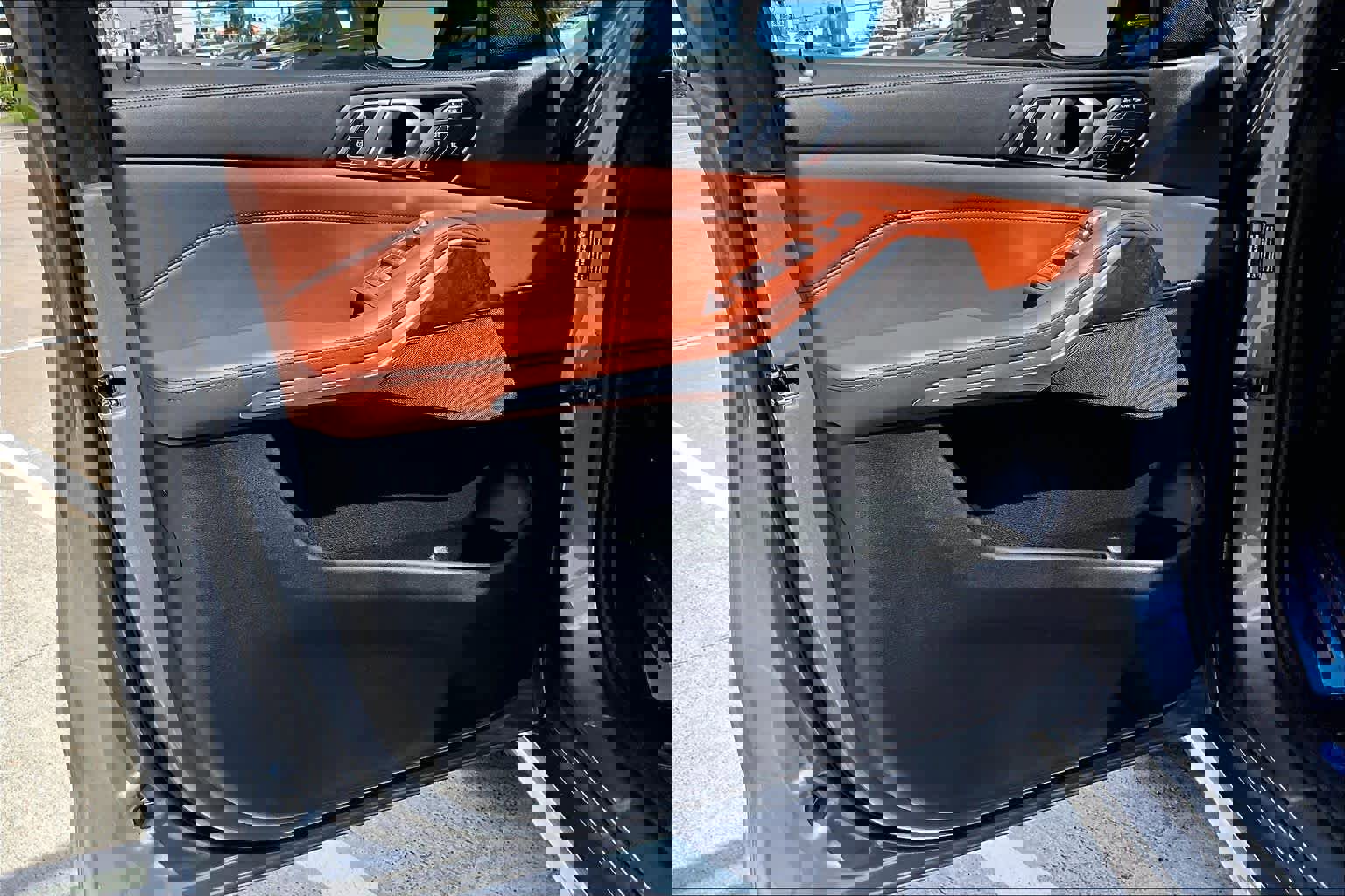 Used 2024 BMW X7 xDrive40i w/ M Sport Package AWD/4WD image 22