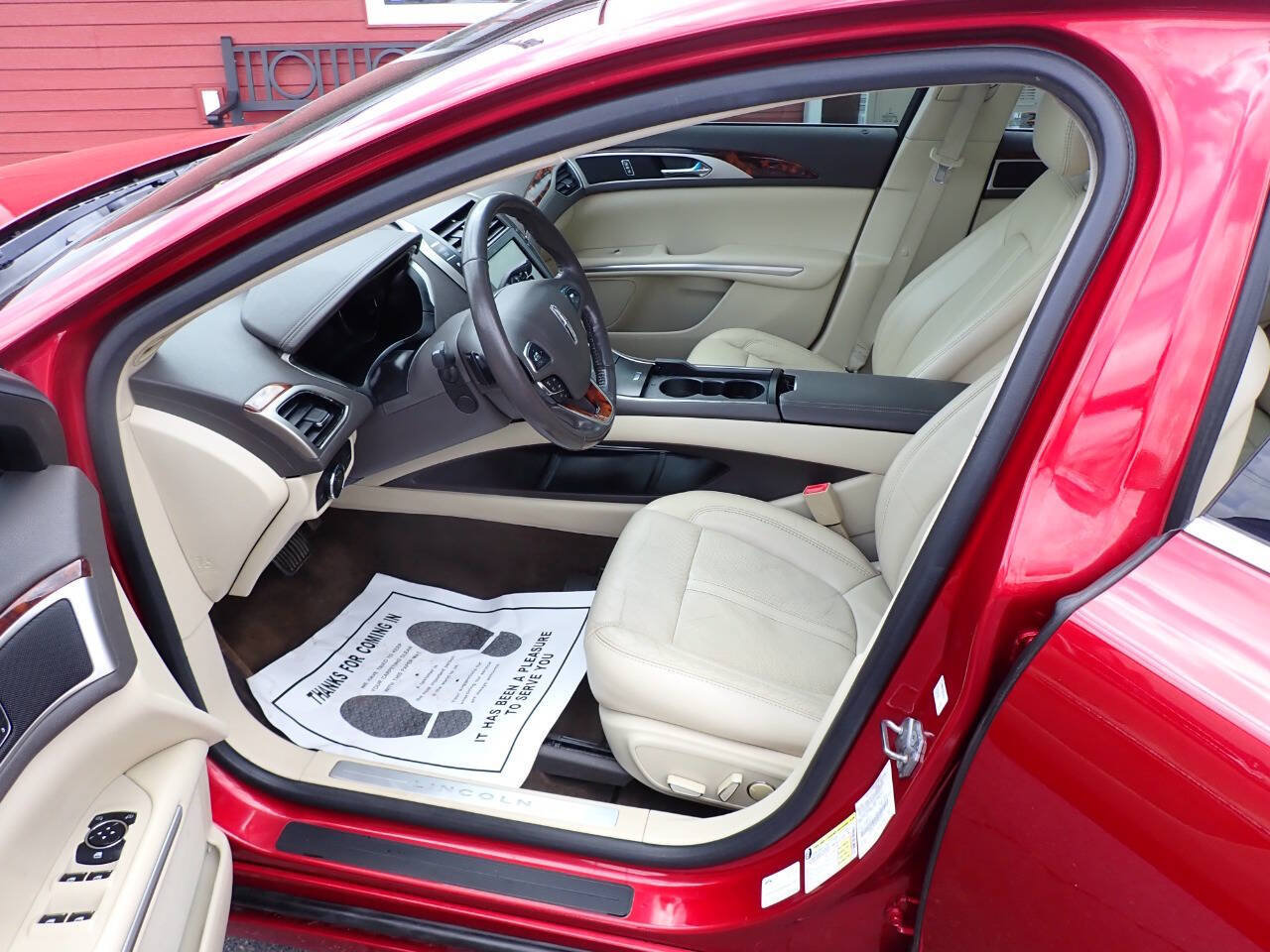 Used 2013 Lincoln MKZ FWD image 7