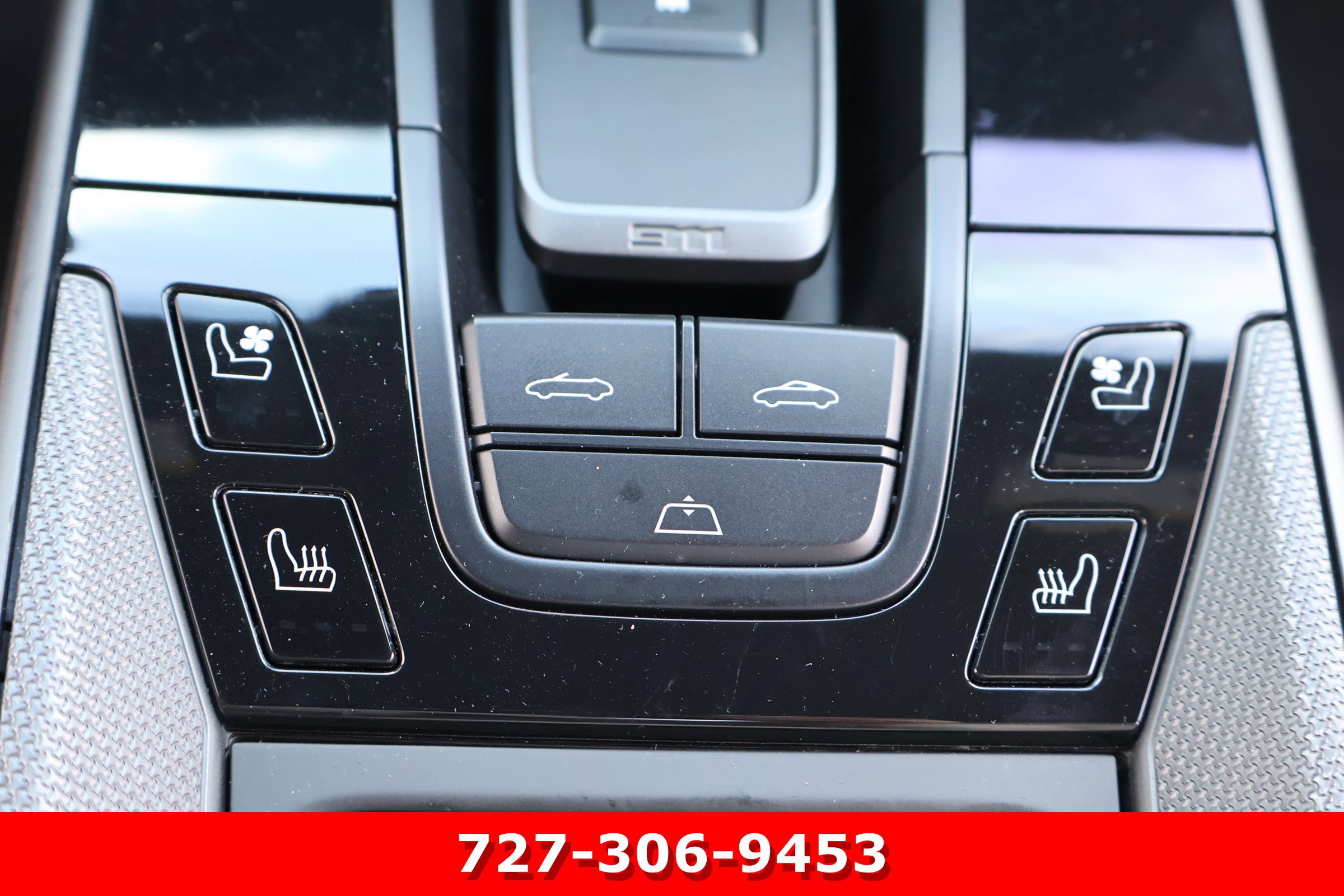 Used 2020 Porsche 911 Cabriolet image 25
