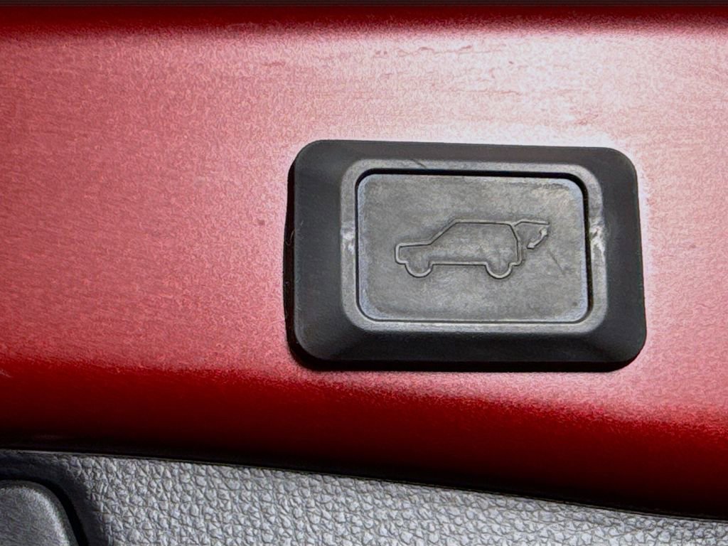 Certified 2021 Toyota RAV4 XLE w/ Convenience Package image 30