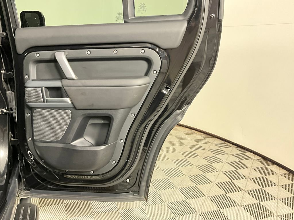 Certified 2024 Land Rover Defender 110 X-Dynamic SE AWD/4WD image 24