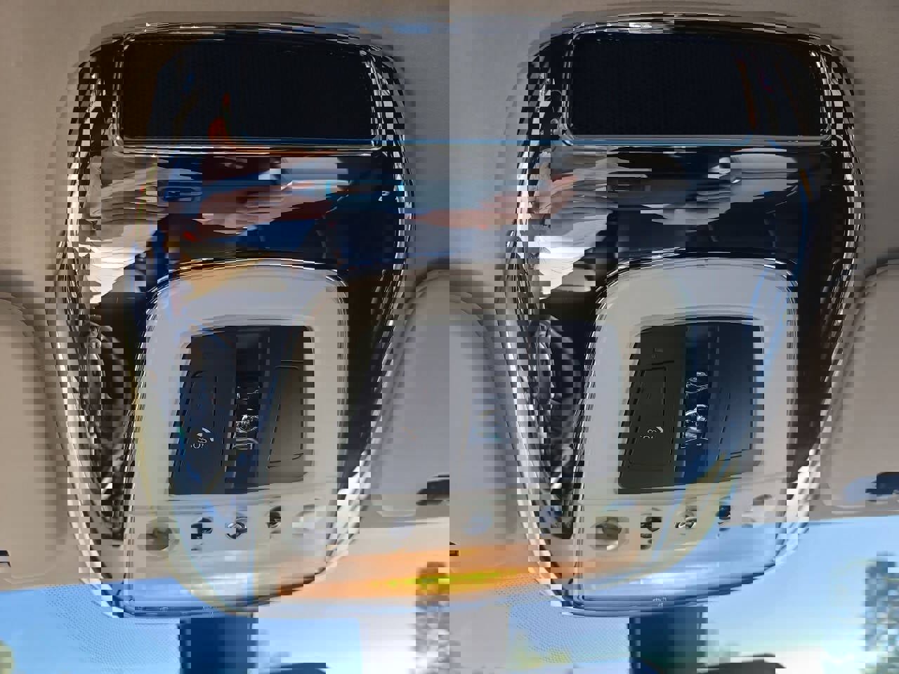 Used 2015 Rolls-Royce Ghost image 25