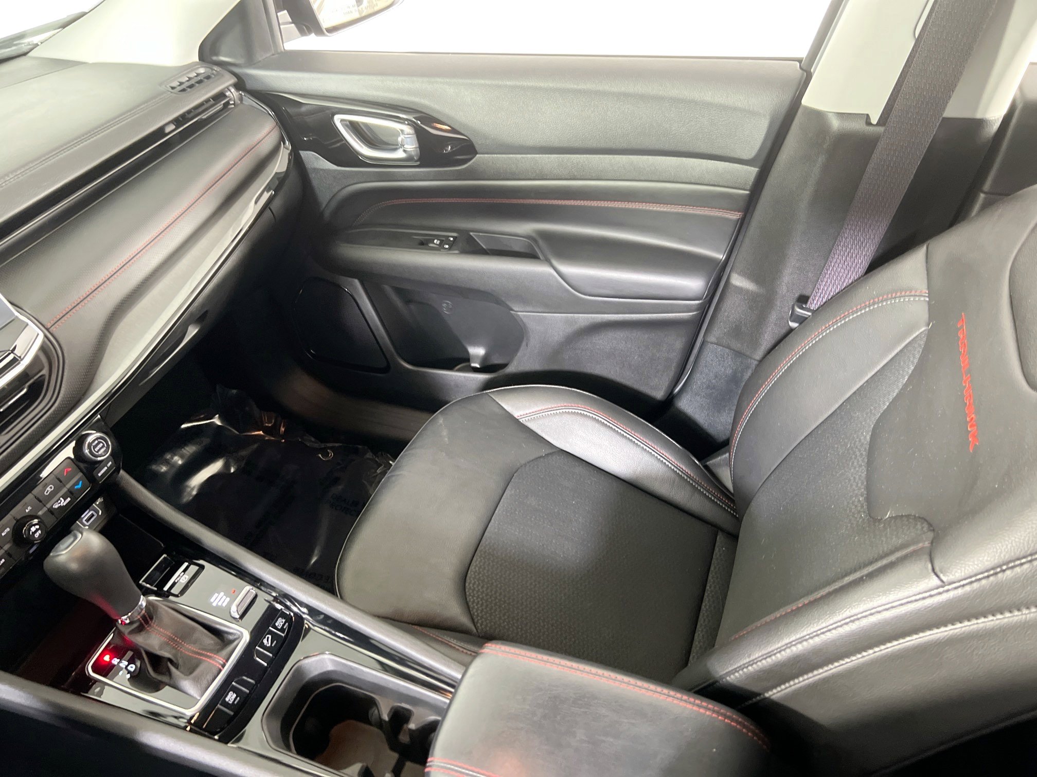 Used 2022 Jeep Compass Trailhawk w/ Trailhawk Convenience Group image 22