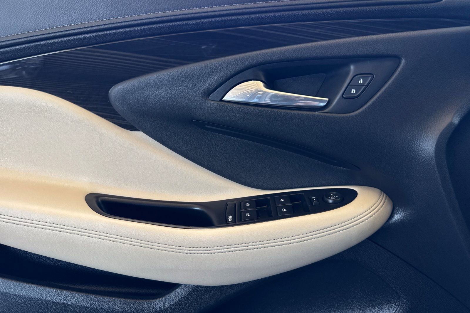 Used 2019 Buick Envision Preferred image 11