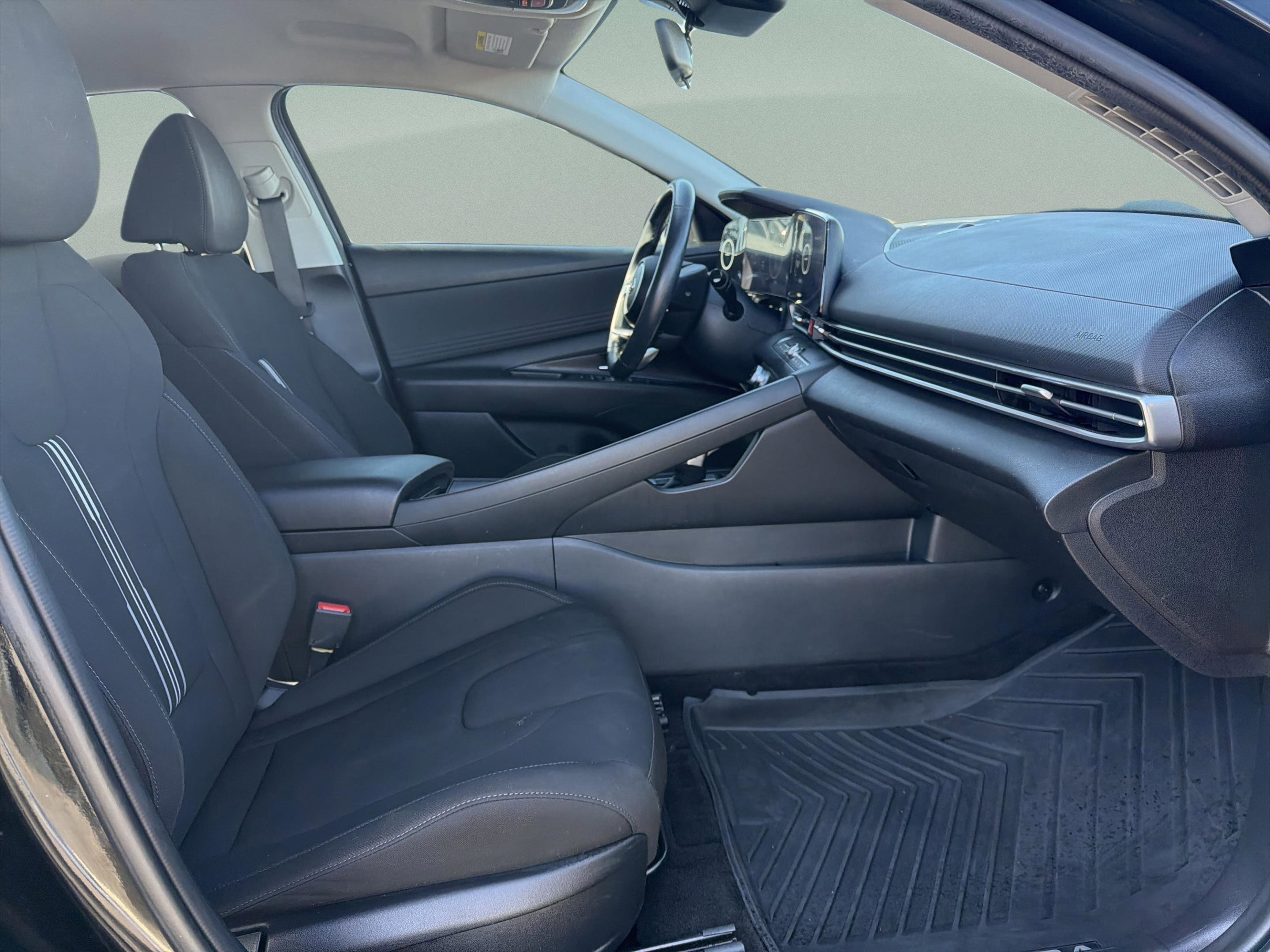 Used 2023 Hyundai Elantra SEL w/ Convenience Package image 23