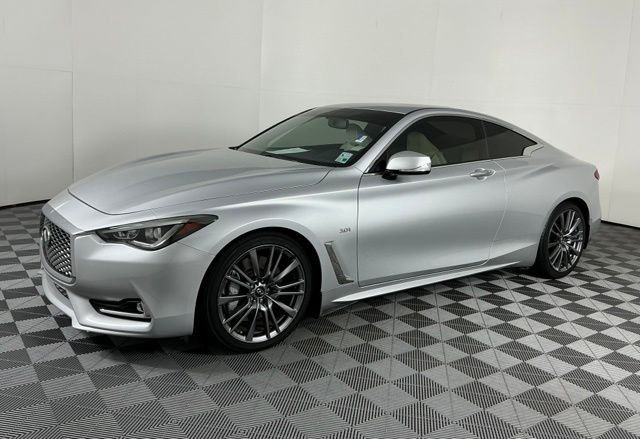 Used 2017 INFINITI Q60 3.0t Sport RWD image 4
