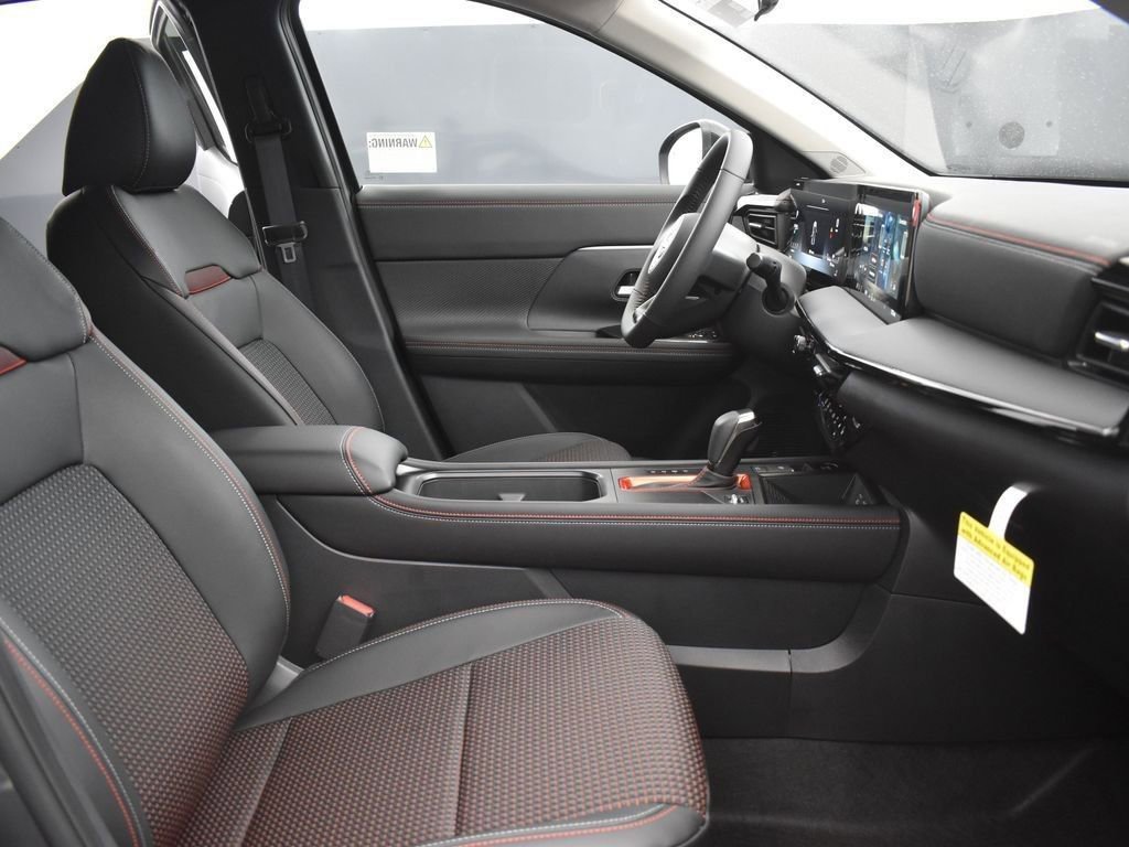 New 2026 Nissan Kicks SR w/ Cold Weather Package image 23