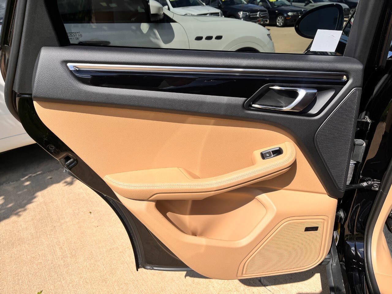 Used 2017 Porsche Macan S AWD/4WD image 18