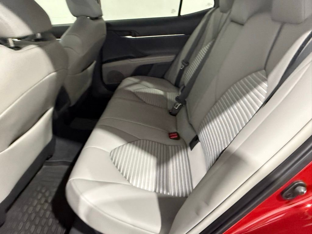 Used 2022 Toyota Camry SE w/ Audio Upgrade Package FWD image 9