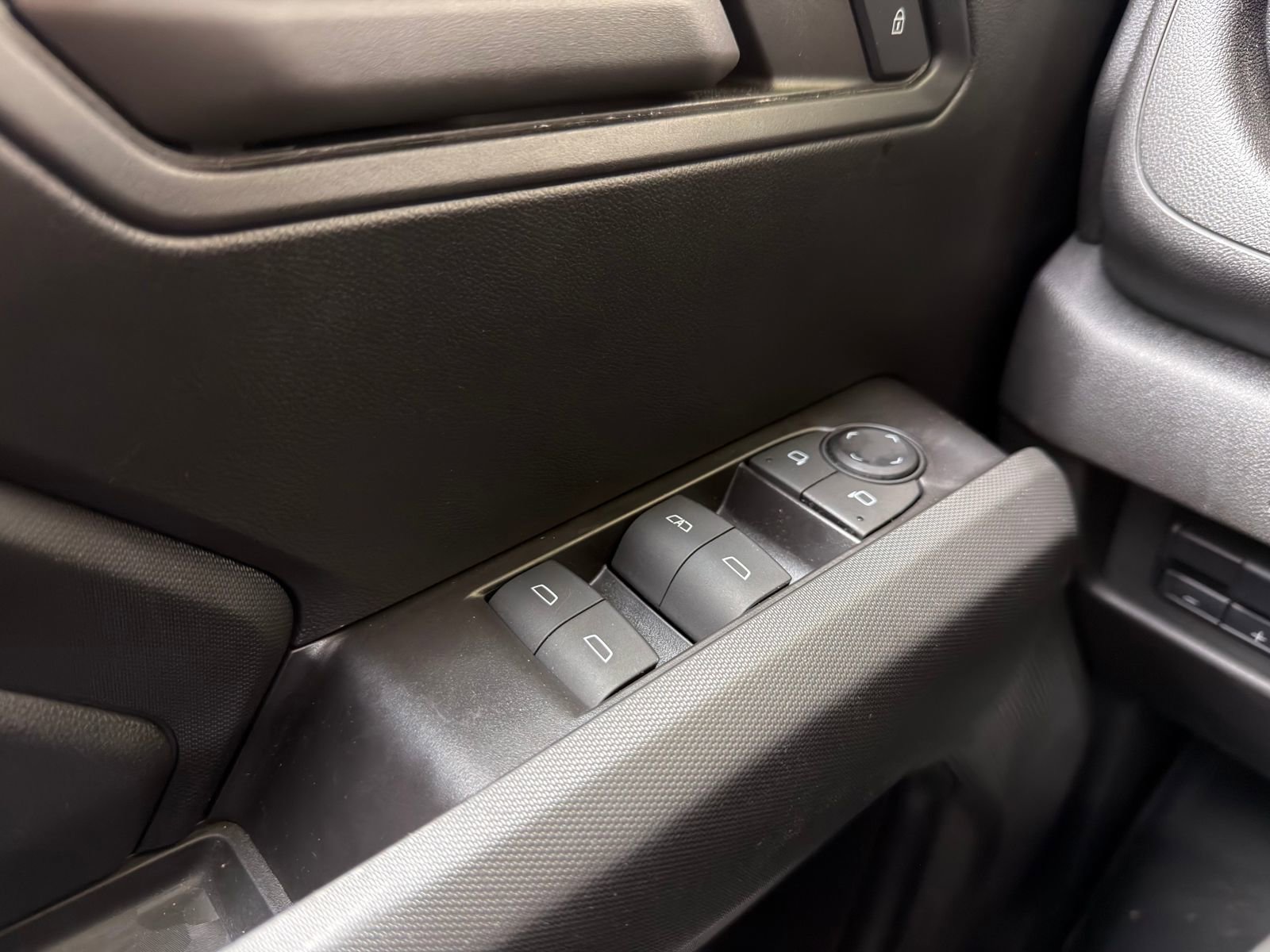 Used 2024 Chevrolet Colorado Trail Boss w/ Advanced Trailering Package image 19