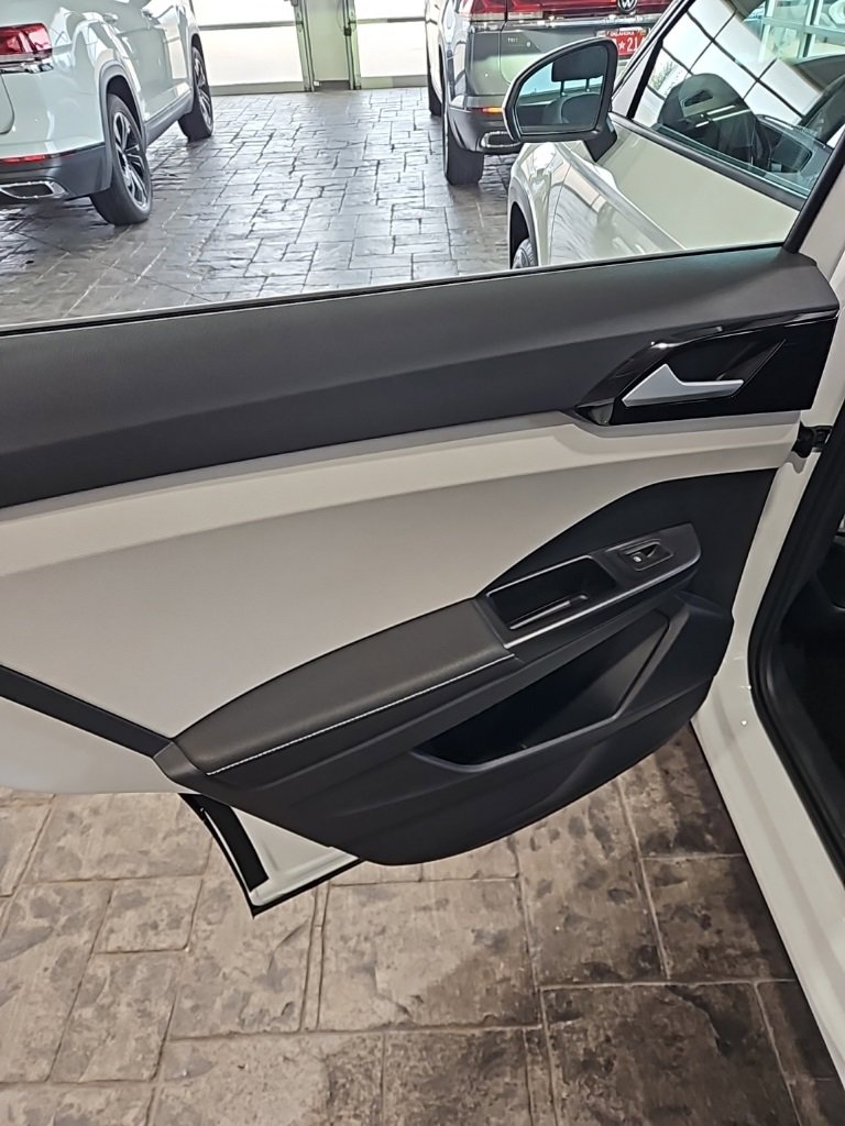 New 2026 Volkswagen Taos S image 20