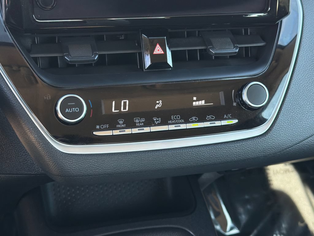 Used 2026 Toyota Corolla LE FWD image 28