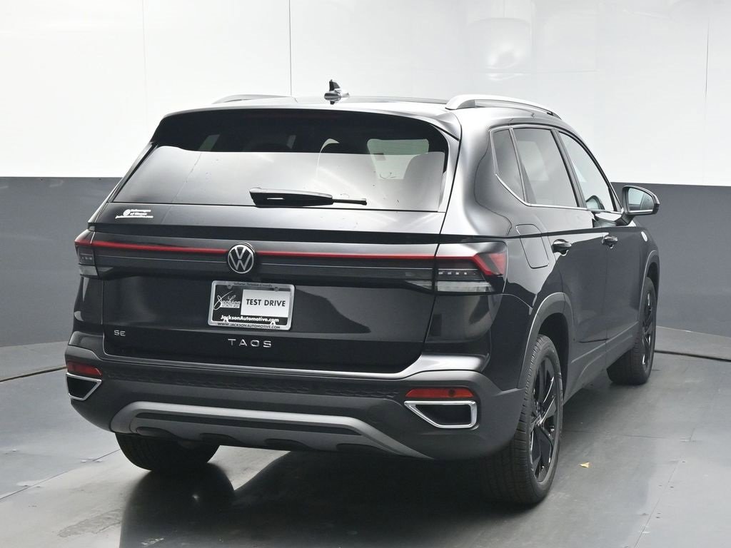 New 2025 Volkswagen Taos SE image 7