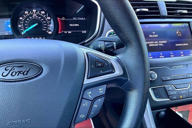 Used 2020 Ford Fusion SE image 12