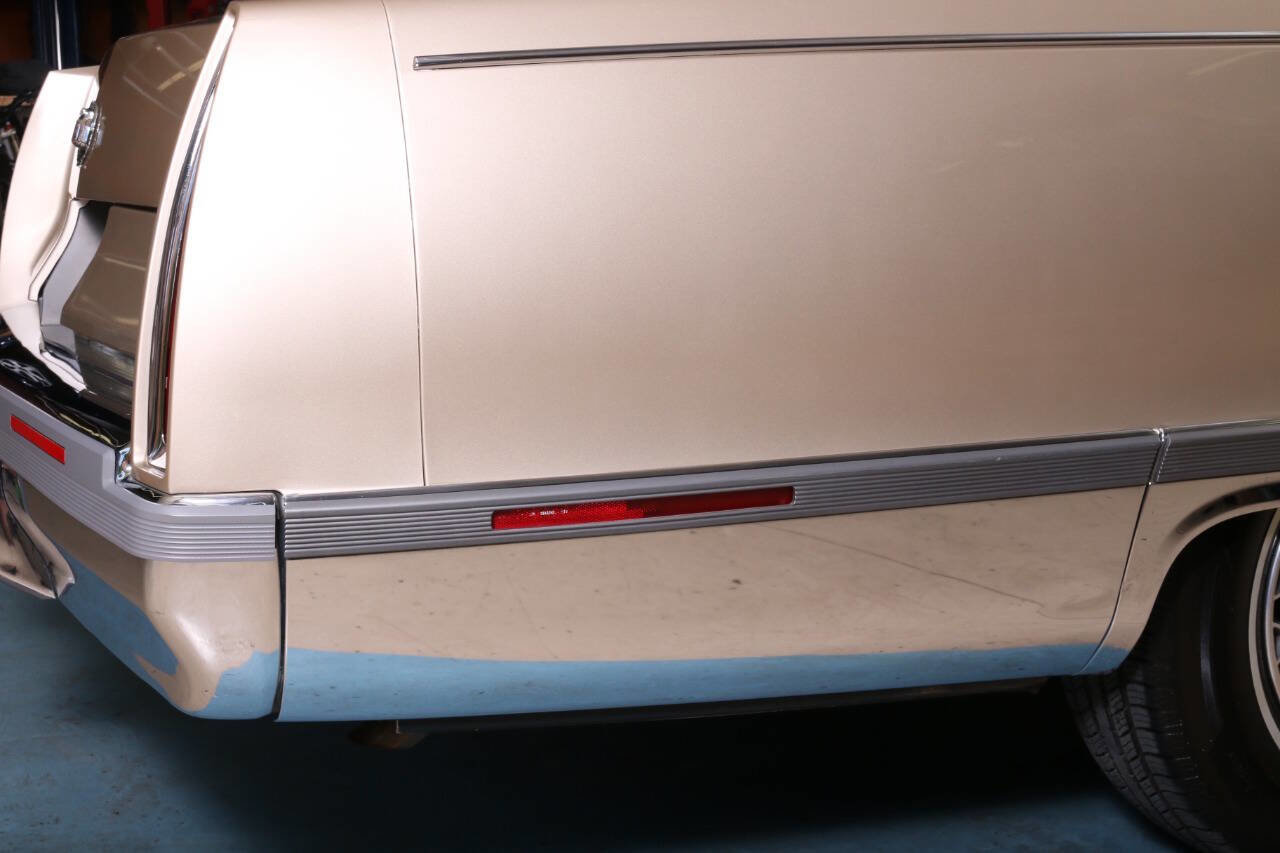 Used 1994 Cadillac Fleetwood Brougham RWD image 35