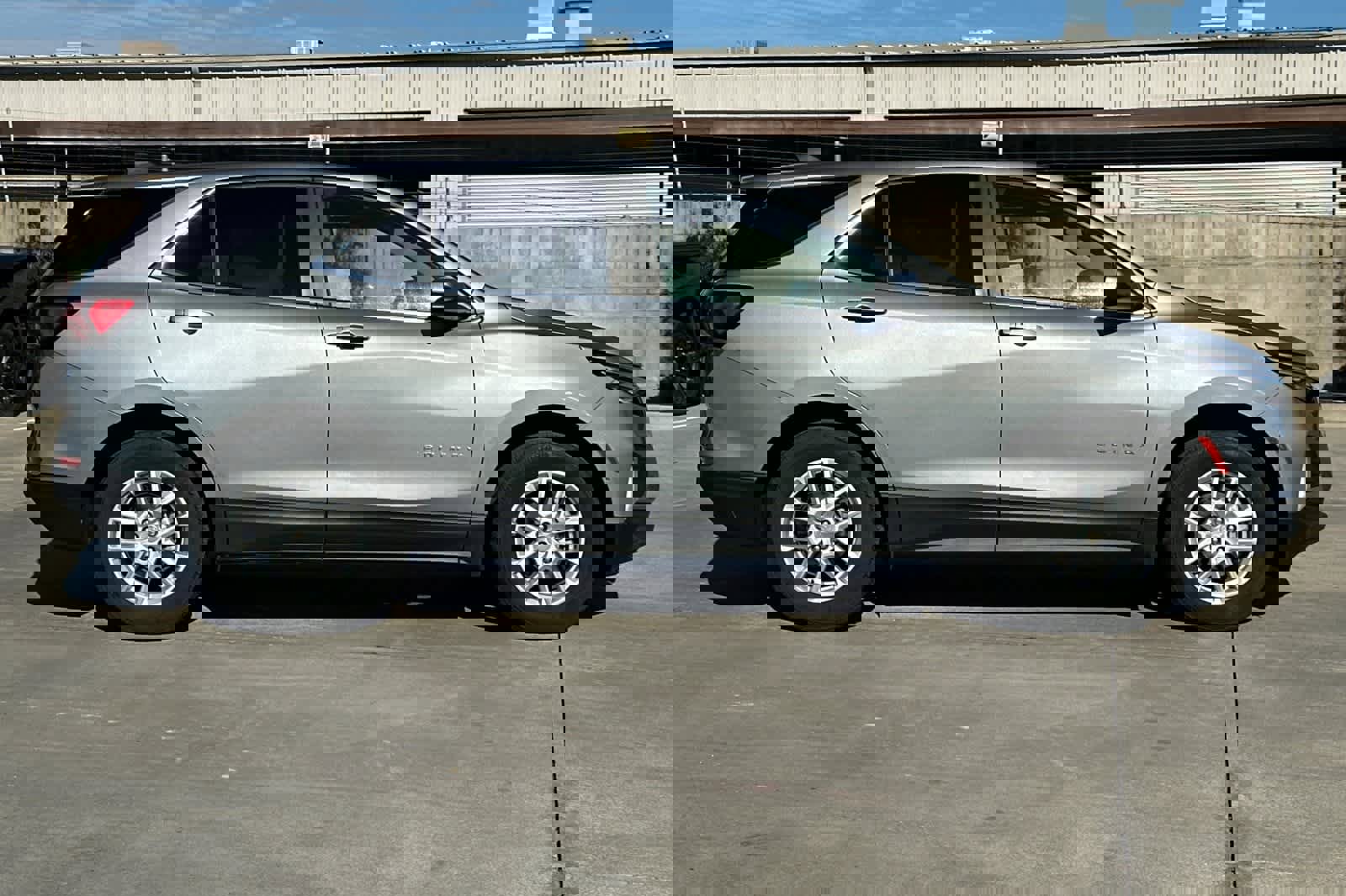 Used 2024 Chevrolet Equinox LT image 9