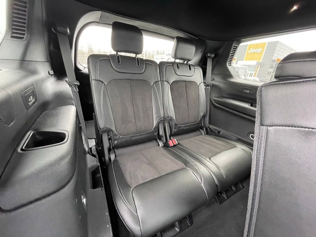 Used 2023 Jeep Grand Cherokee L Laredo image 17