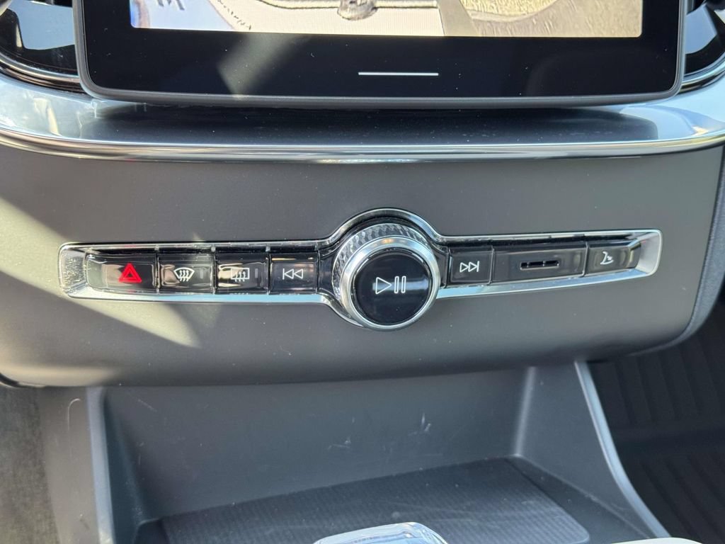 Used 2026 Volvo XC90 B6 Plus w/ Protection Package Premier AWD/4WD image 27