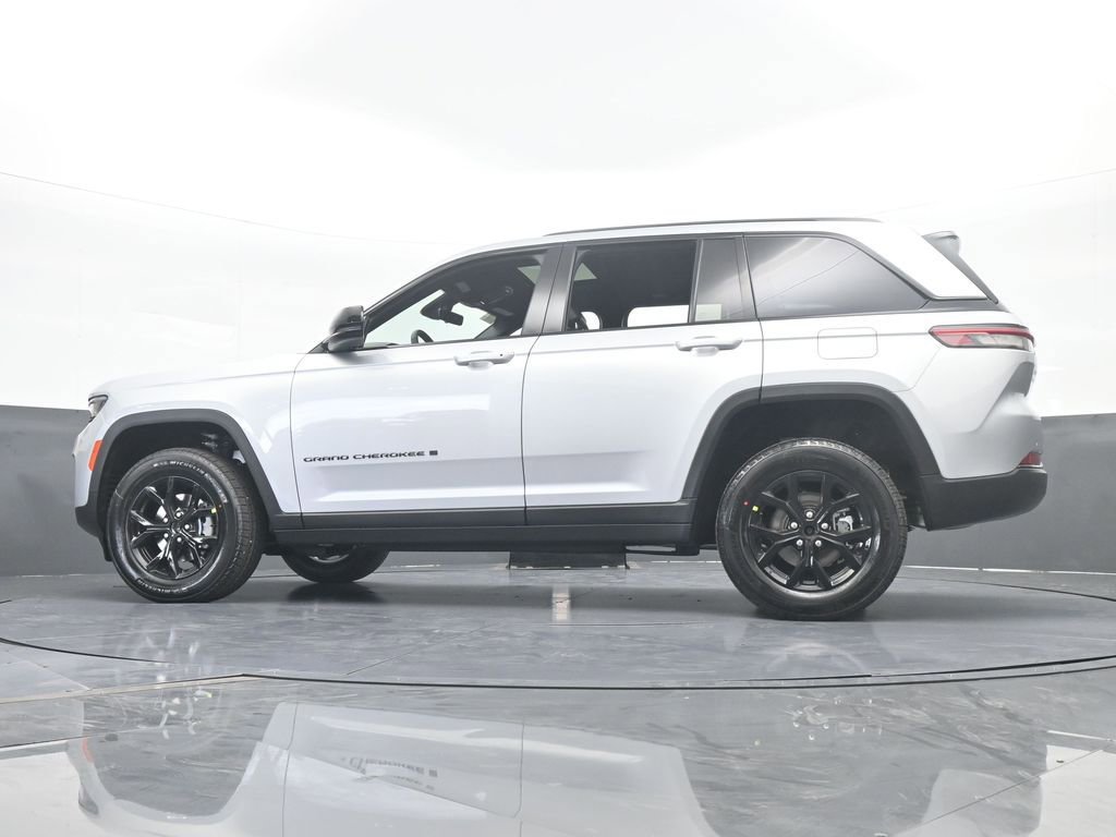 New 2025 Jeep Grand Cherokee Altitude image 52