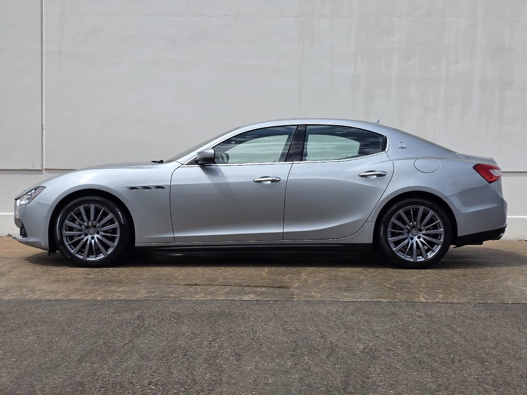 Used 2017 Maserati Ghibli RWD image 2