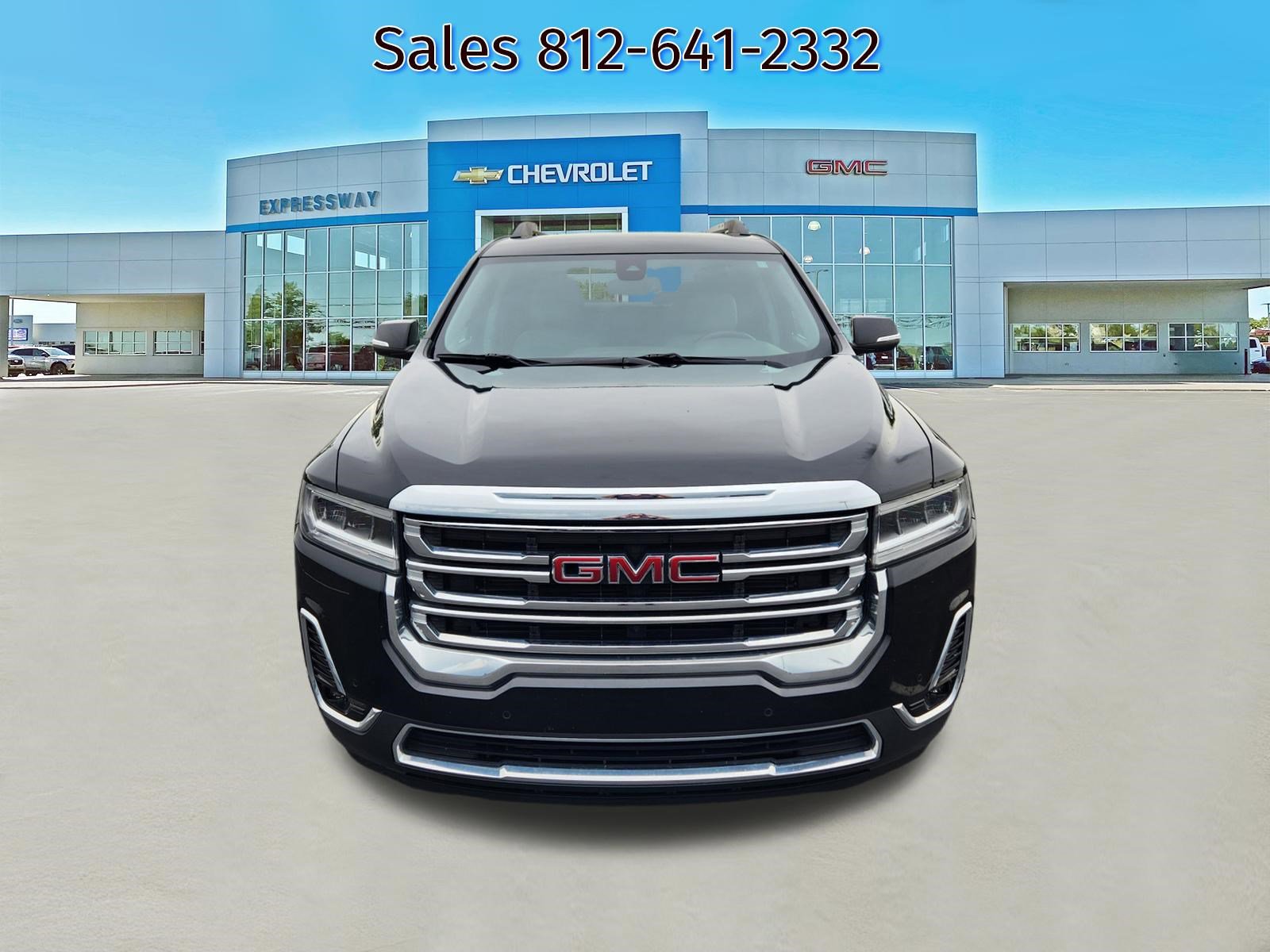 Used 2023 GMC Acadia SLT image 2