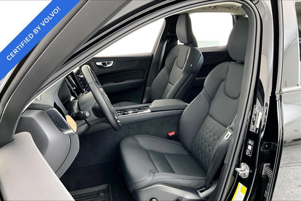 Used 2026 Volvo XC60 B5 Plus AWD/4WD image 32