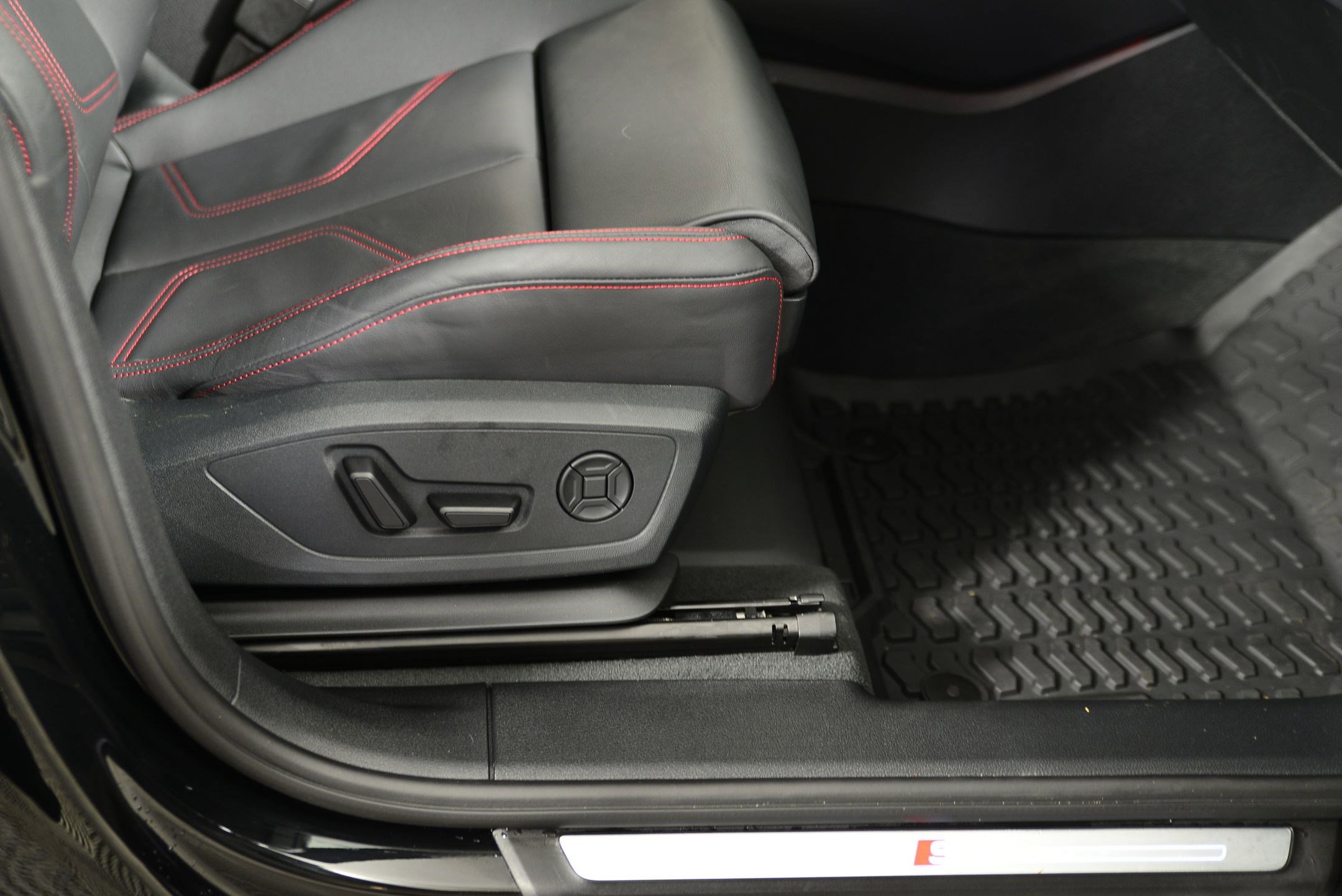 Certified 2025 Audi Q3 2.0T Premium Plus w/ Premium Plus Package image 10