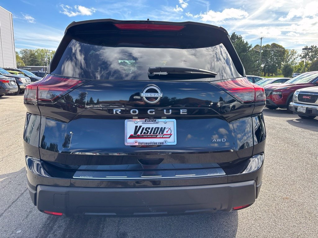 Used 2026 Nissan Rogue SV AWD/4WD image 7