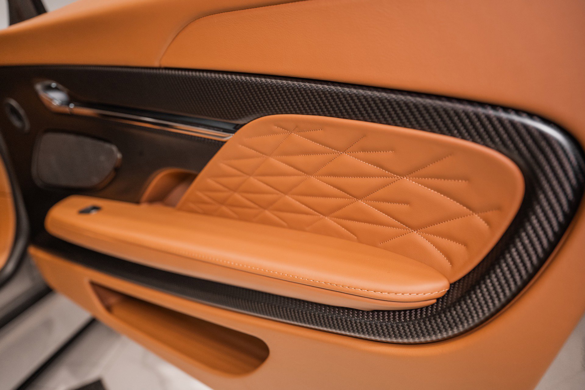 New 2026 Aston Martin DB12 Volante image 36