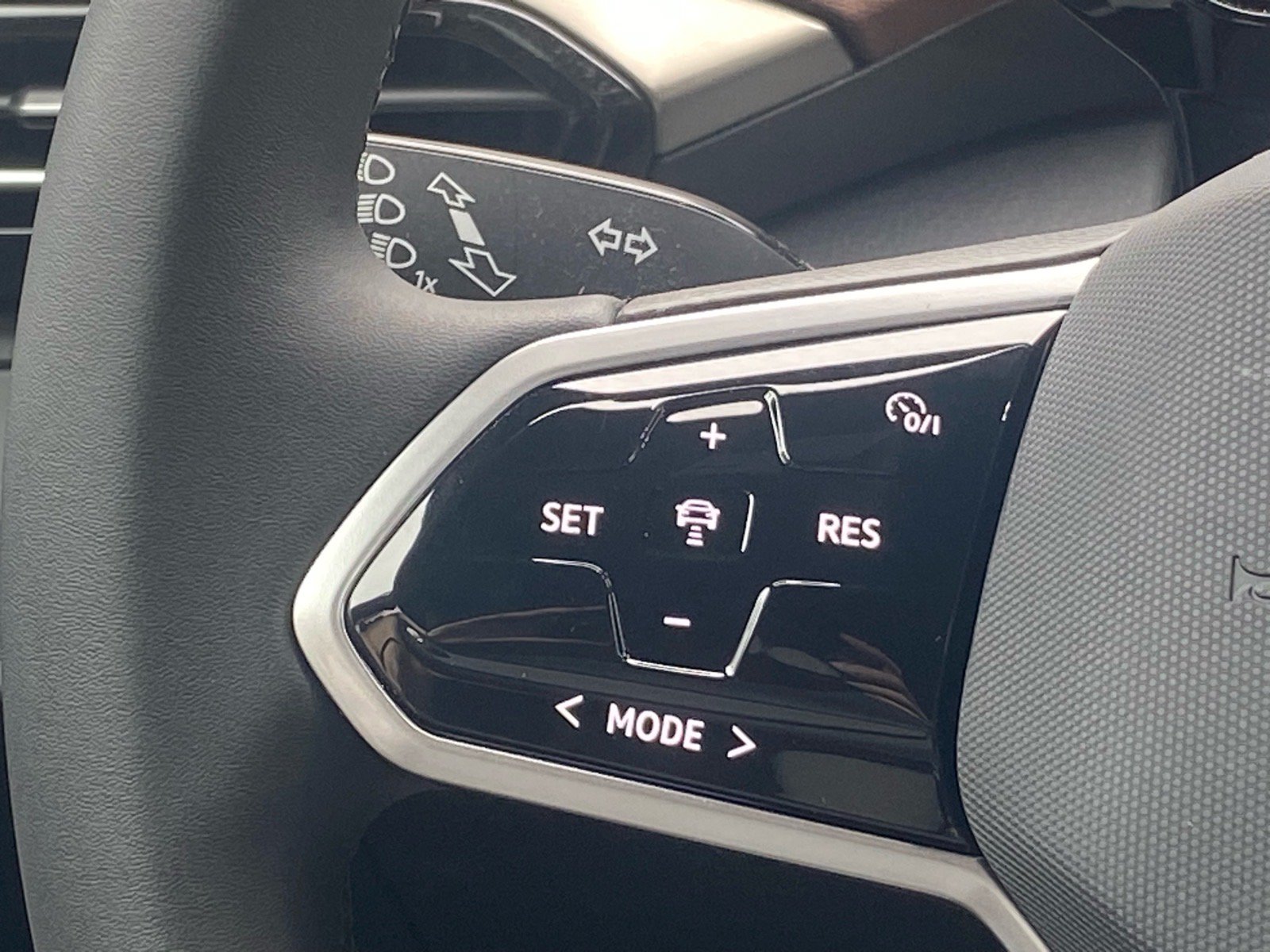 Certified 2023 Volkswagen ID.4 Pro RWD image 5
