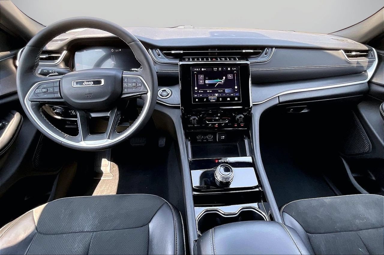 Certified 2023 Jeep Grand Cherokee Altitude AWD/4WD image 15
