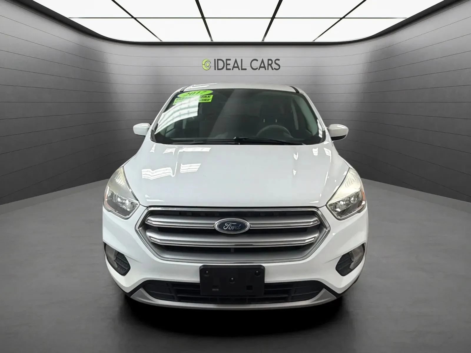 Used 2017 Ford Escape SE FWD image 2