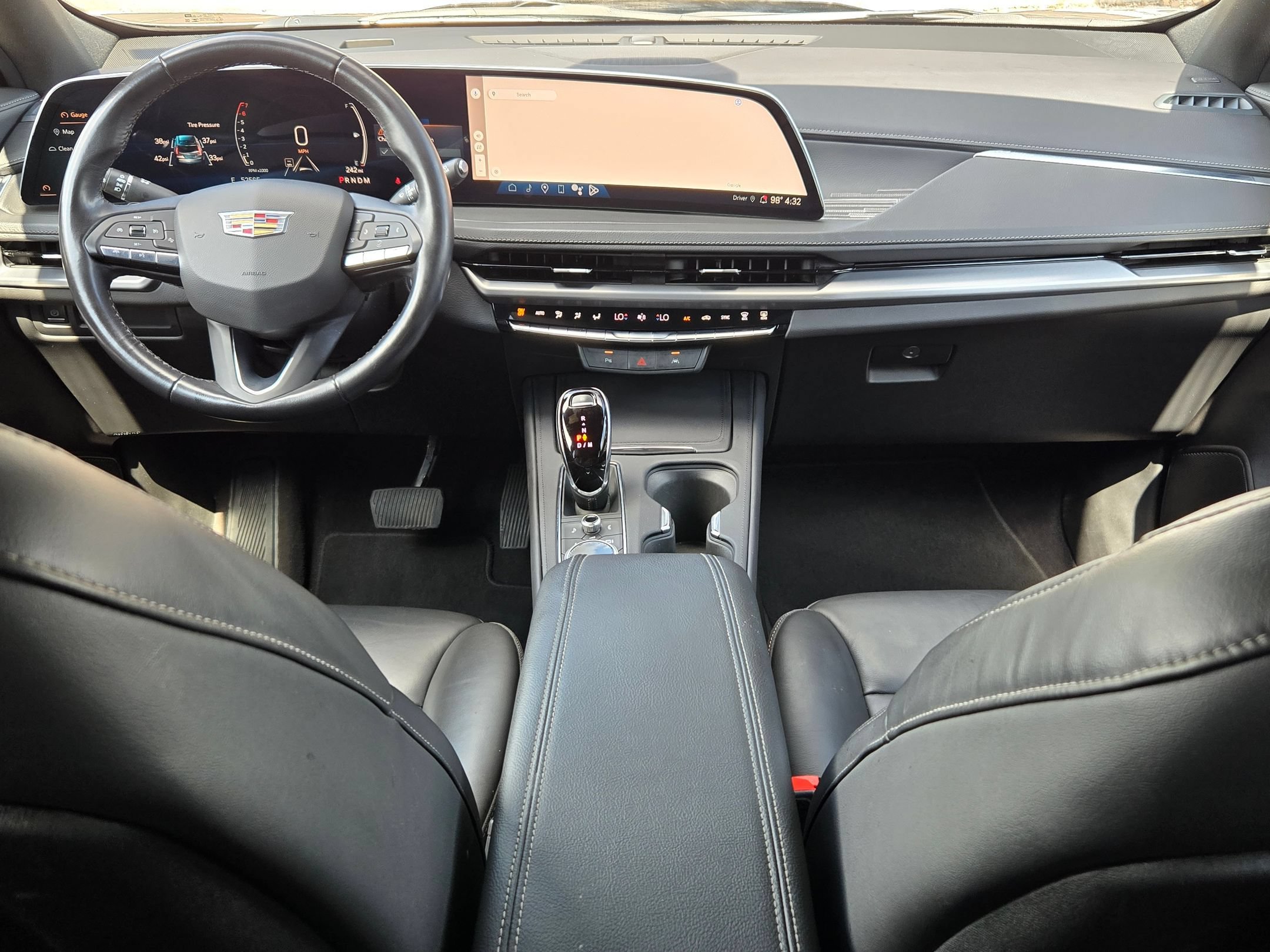 Used 2024 Cadillac XT4 Premium Luxury FWD image 17