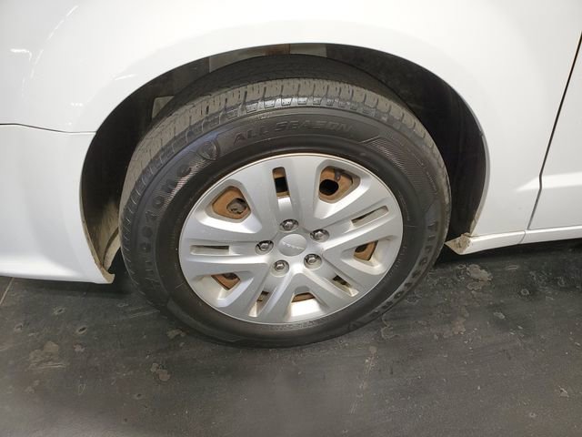 Used 2018 Dodge Grand Caravan SE w/ UConnect Hands-Free Group image 7