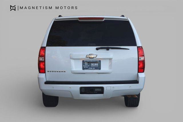 Used 2008 Chevrolet Suburban LT w/ LT Preferred Equipment Group image 8
