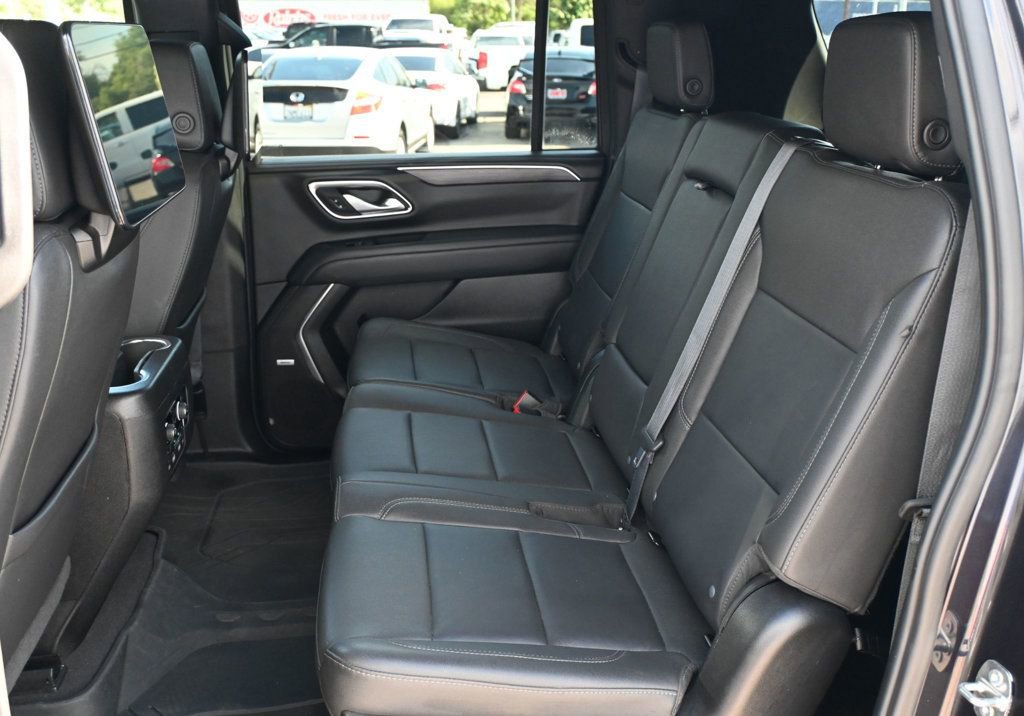 Used 2024 Chevrolet Suburban Z71 w/ Luxury Package image 18