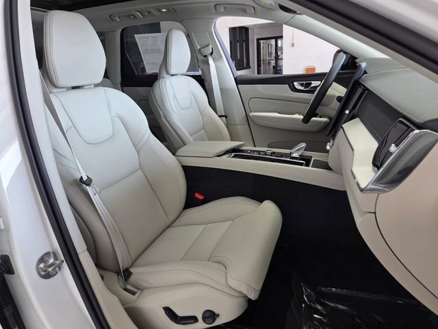New 2026 Volvo XC60 B5 Ultra w/ Protection Package Premier AWD/4WD image 16