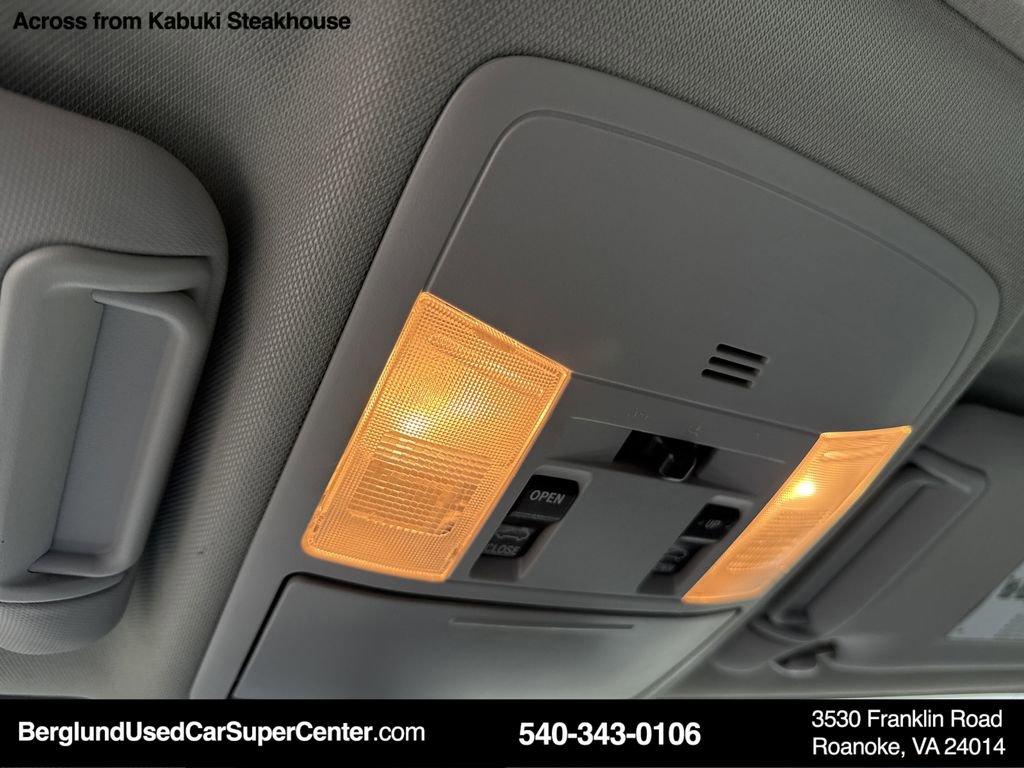 Used 2017 Toyota RAV4 XLE image 21