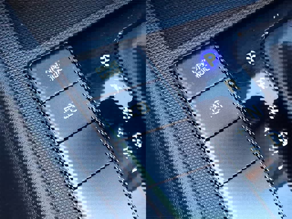 Used 2025 Hyundai Elantra Sport image 24