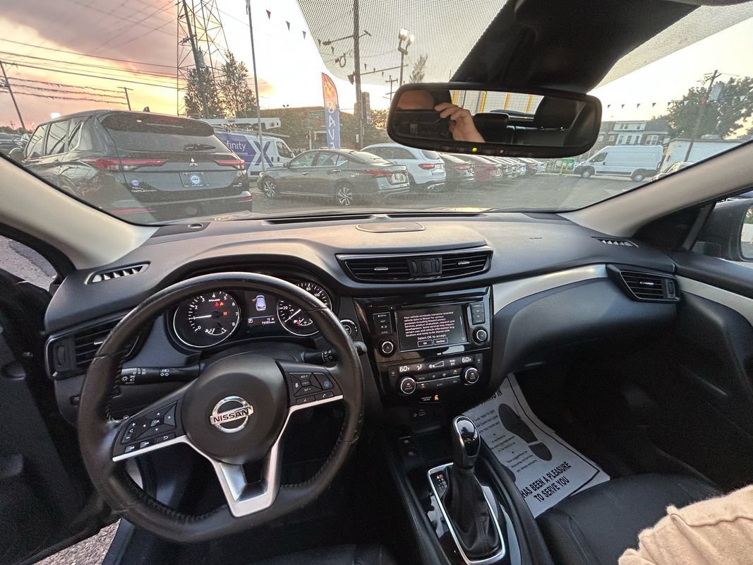 Used 2020 Nissan Rogue Sport SL w/ Premium Package AWD/4WD image 3