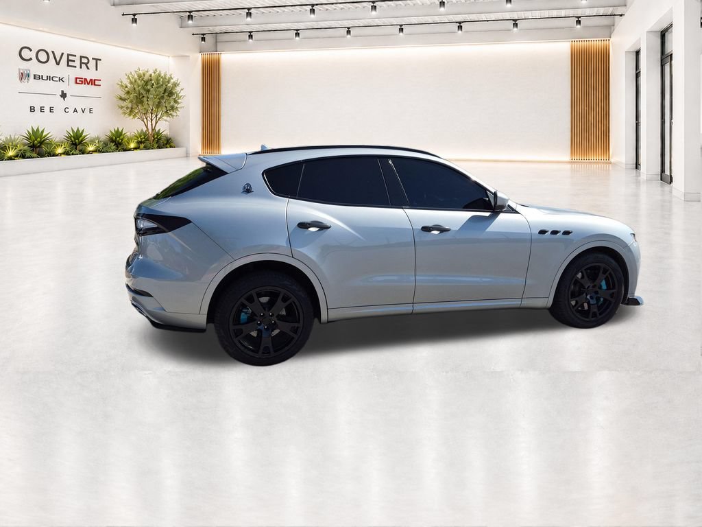 Used 2017 Maserati Levante S AWD/4WD image 12