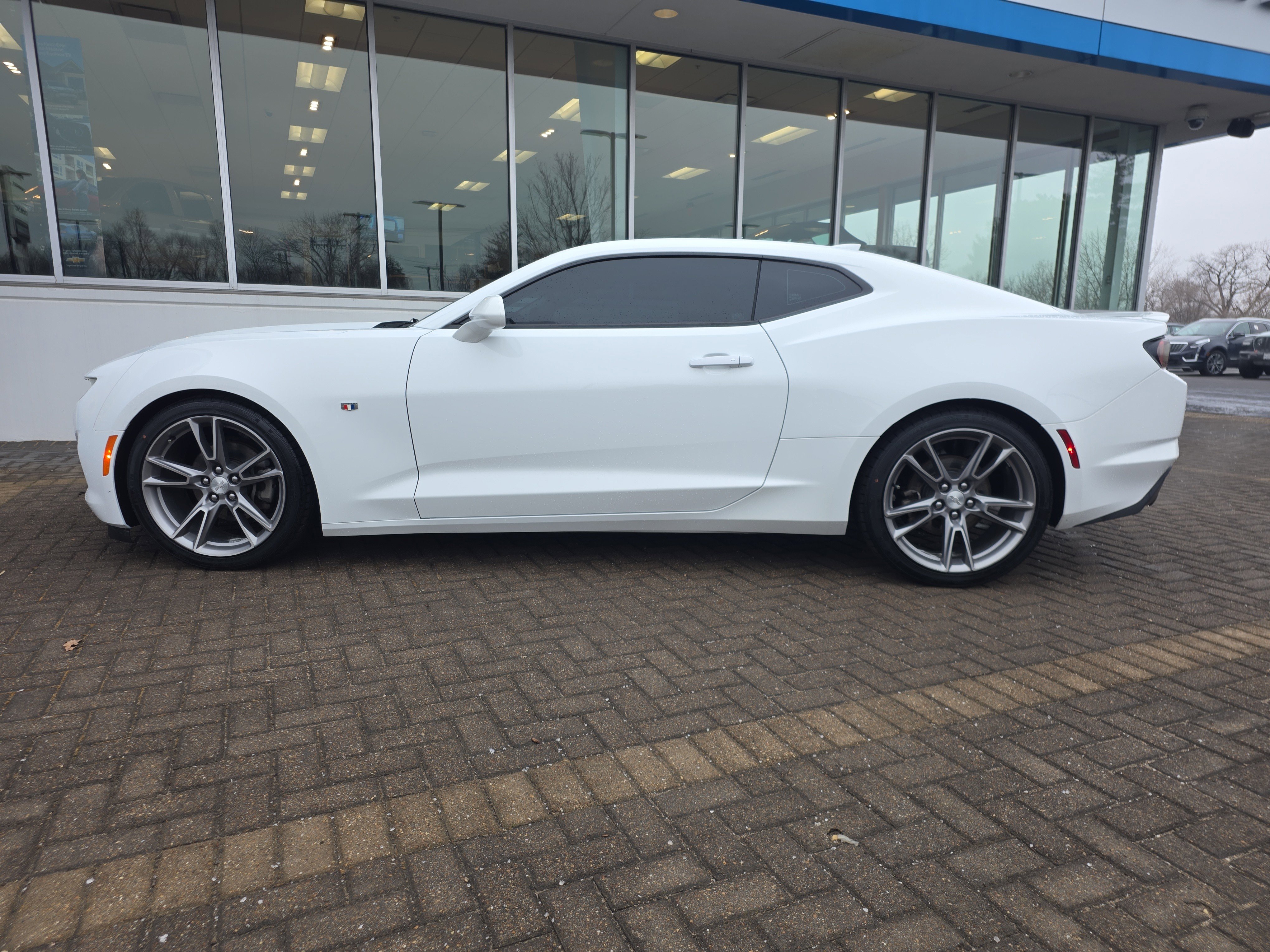 Used 2020 Chevrolet Camaro LT w/ RS Package image 2